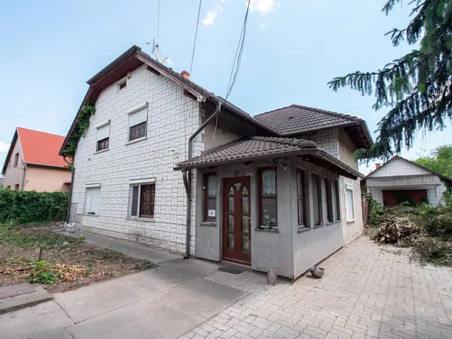 Eladó kereskedelmi és ipari ingatlan Délegyháza 220 nm