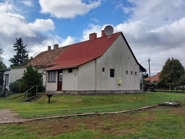Eladó ház Kápolnásnyék 74 nm