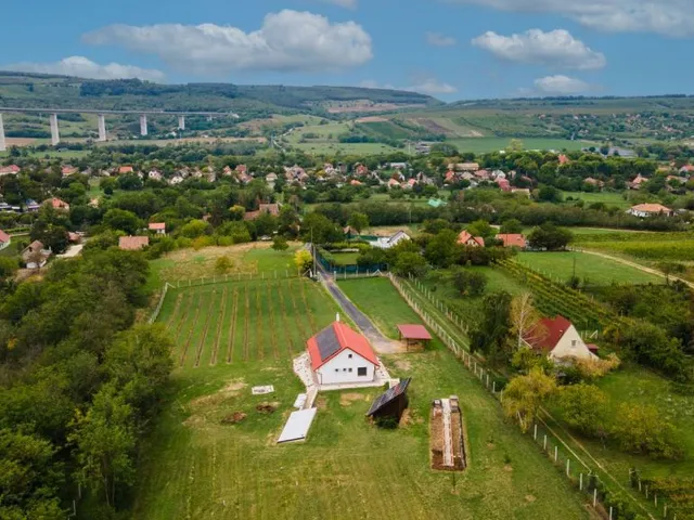 Eladó ház Kőröshegy 111 nm
