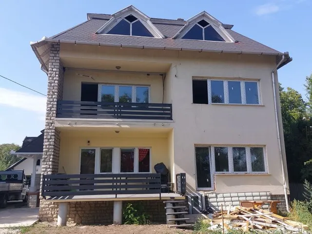 Eladó lakás Százhalombatta 98 nm