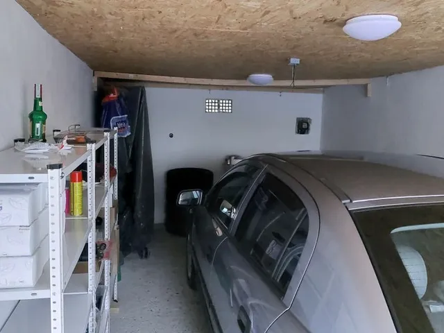 Eladó garázs Százhalombatta 18 nm