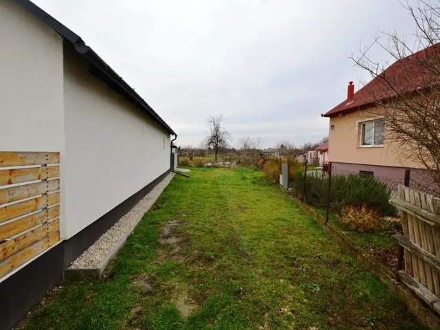 Eladó telek Adony 1210 nm