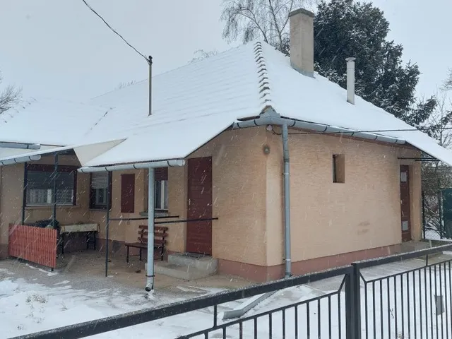 Eladó ház Besnyő 71 nm