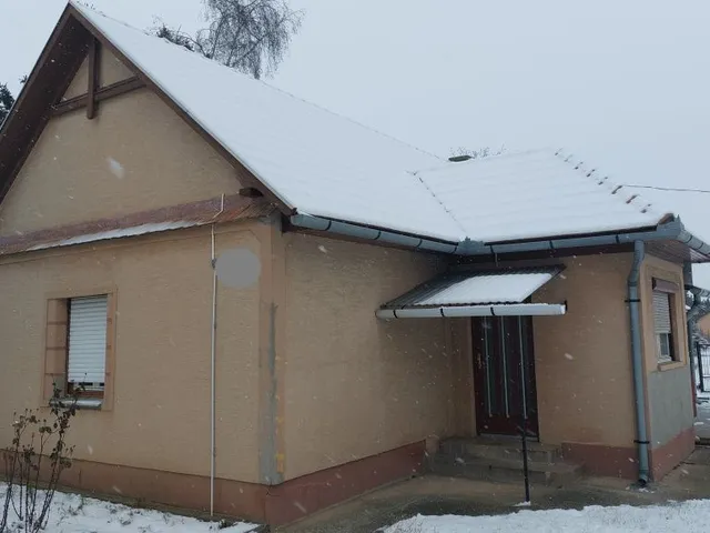 Eladó ház Besnyő 71 nm