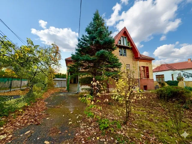 Eladó ház Budapest XVI. kerület 251 nm