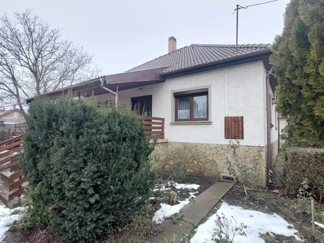 Eladó ház Pusztaszabolcs 117 nm