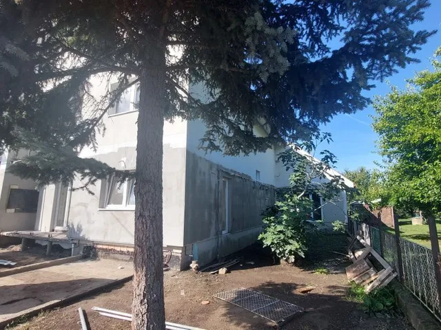 Eladó ház Besnyő 228 nm