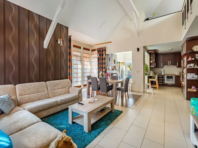 Eladó ház Érd 201 nm