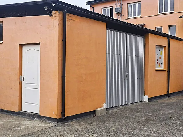 Kiadó kereskedelmi és ipari ingatlan Solymár 93 nm