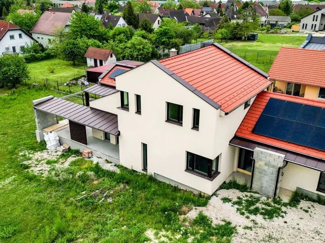 Eladó ház Nemesvámos 221 nm