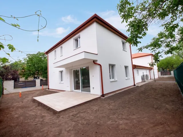 Eladó ház Budapest XVIII. kerület, Szemeretelep 109 nm