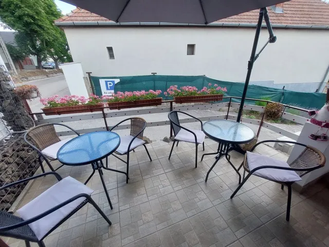 Eladó kereskedelmi és ipari ingatlan Szentendre 200 nm