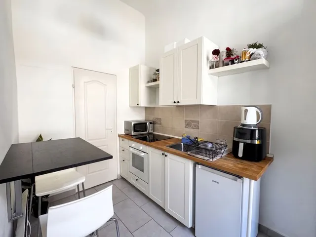 Eladó lakás Budapest VI. kerület 22 nm