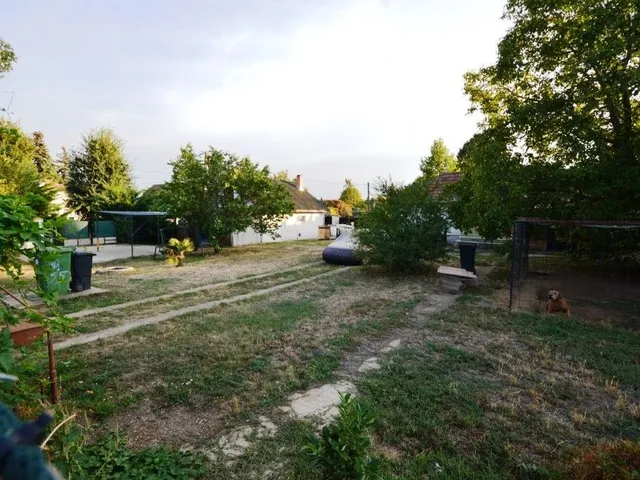 Eladó telek Érd, Fenyves-Parkváros 764 nm