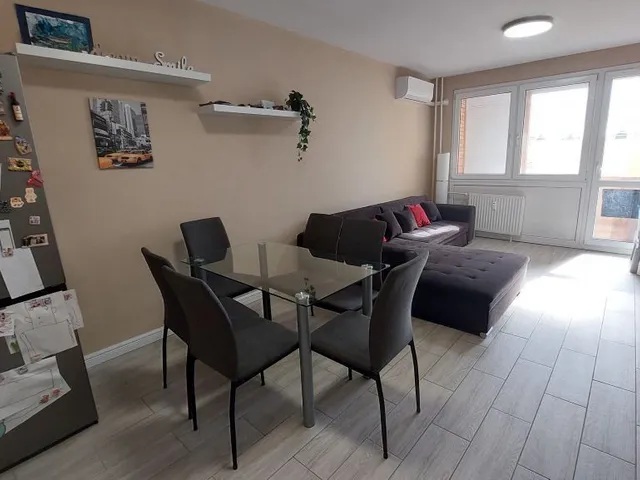 Eladó lakás Százhalombatta 72 nm